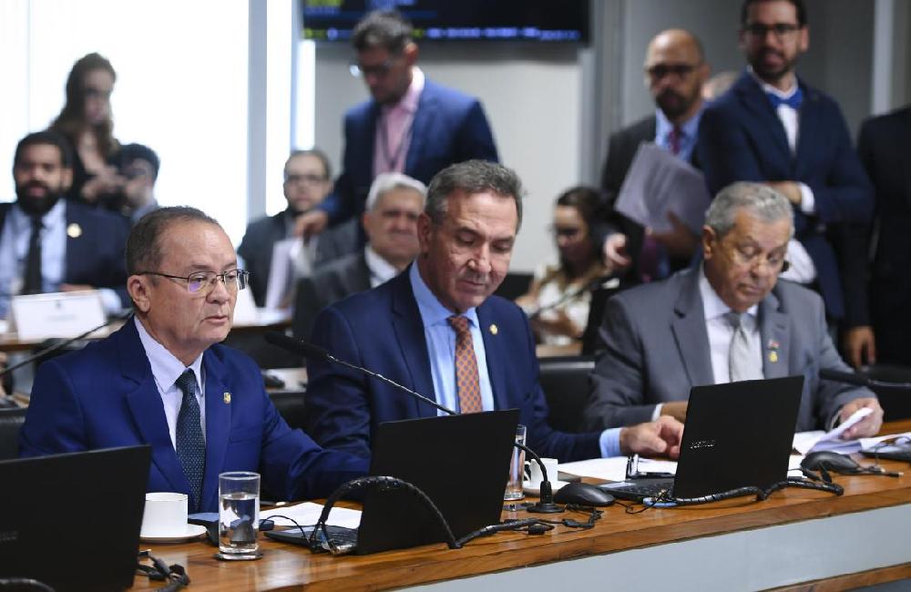 SENADO INSTALA FRENTE PARLAMENTAR EM DEFESA DO PETRÓLEO NA MARGEM EQUATORIAL