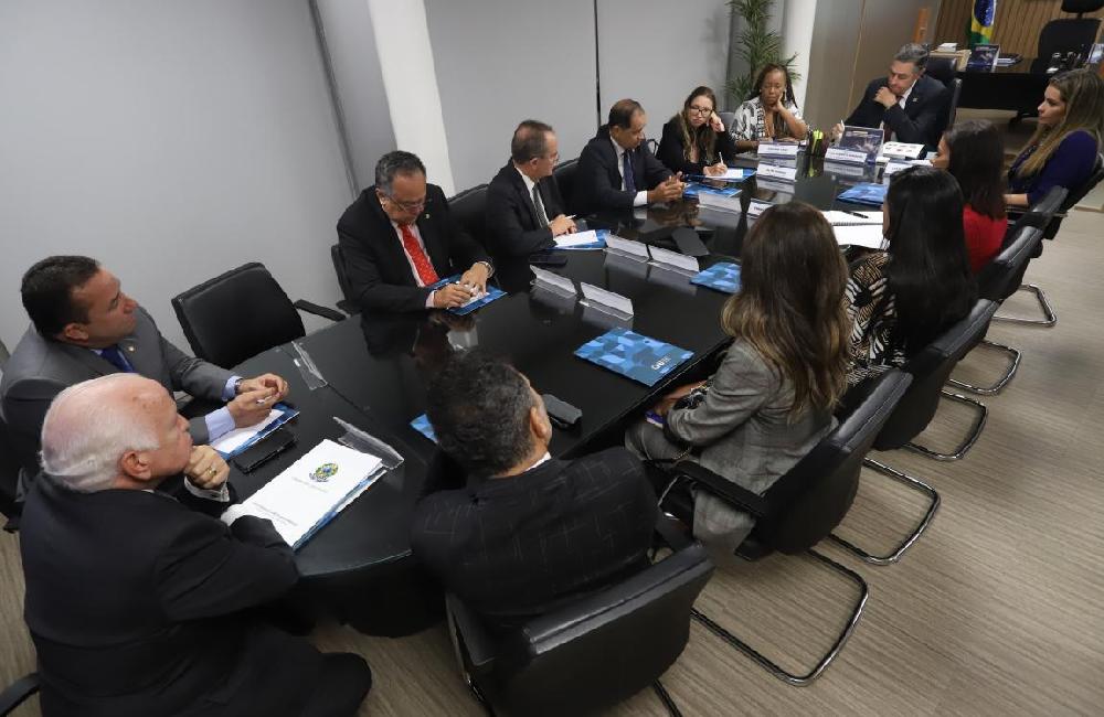 ZEQUINHA MARINHO E FRENTE CRISTÃ DEBATEM DESCRIMINALIZAÇÃO DA MACONHA COM PRESIDENTE DO STF